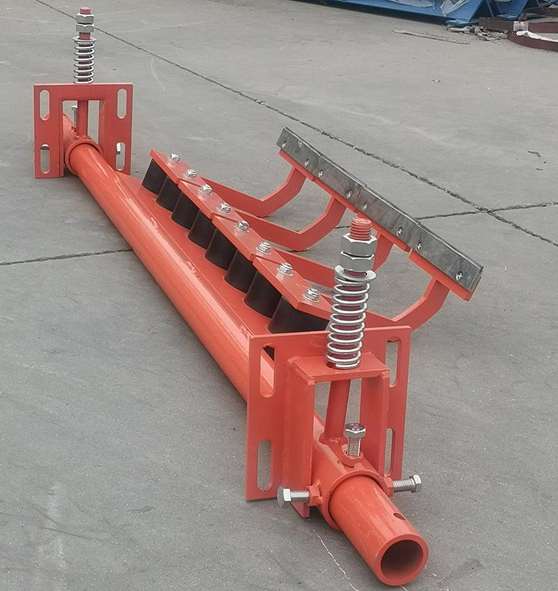 皮帶機(jī)清掃器有什么作用呢？皮帶輸送機(jī)必須安裝清掃器嗎